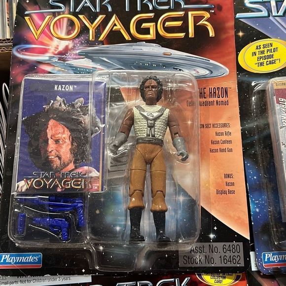 5 Star Trek / Star Trek Voyager Figures on Card (LT. Tom Paris, The Doctor, Klin - Picture 3 of 7